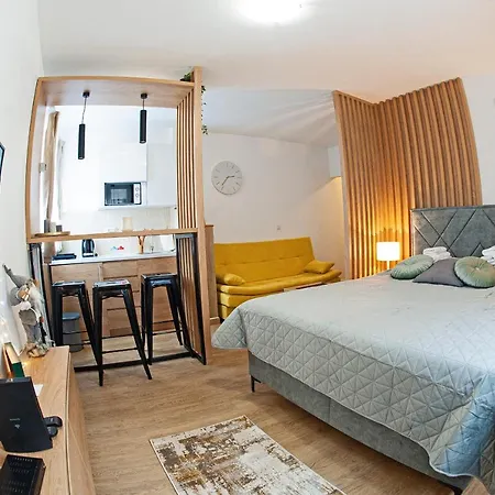 Aparthotel Teonalux Kraljevi Cardaci 5a/22 *